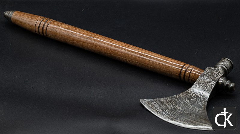 AXE TOMAHAWK